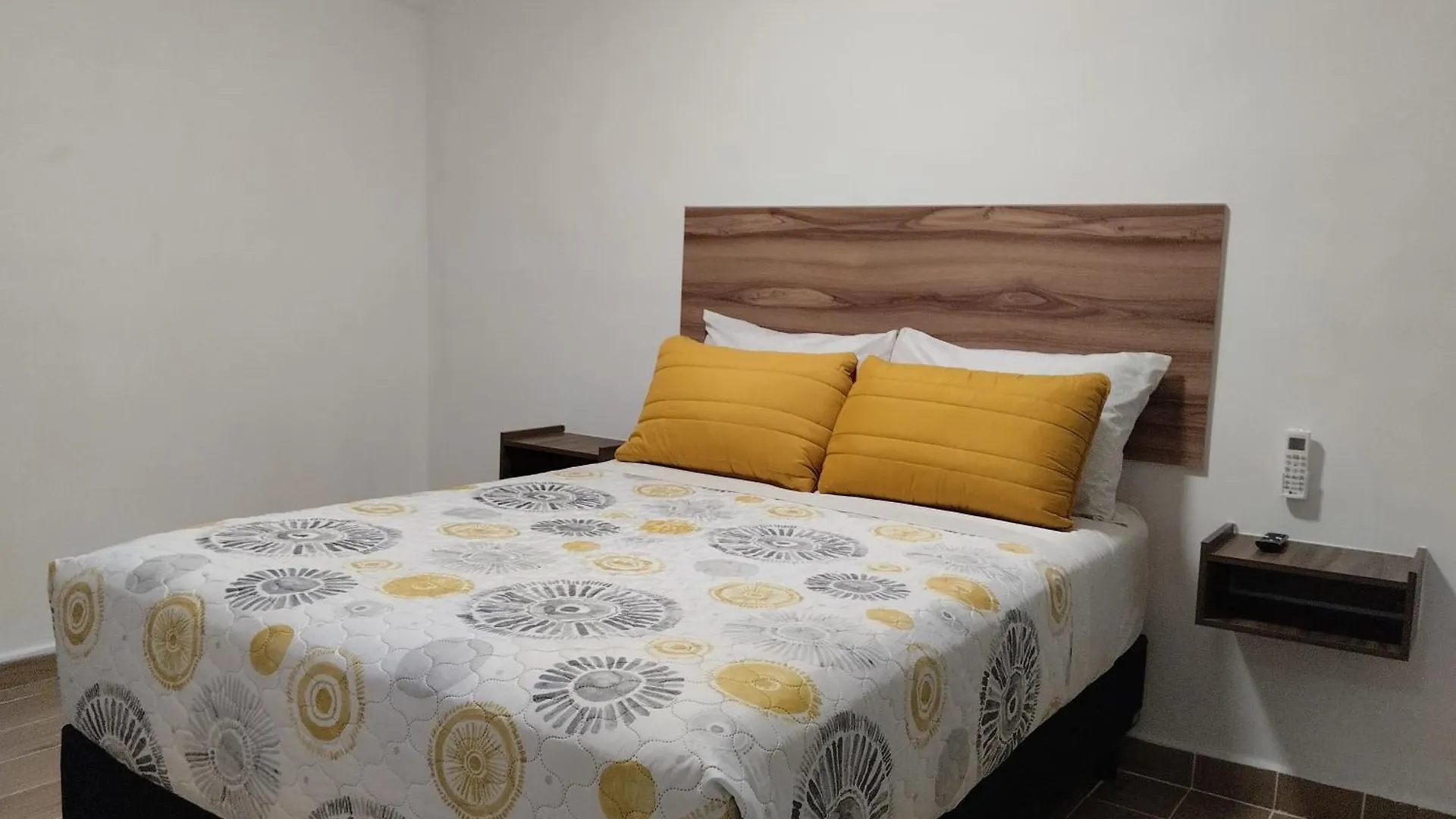 הקונטקטים של Gran Magico Alojamiento Zona Hotelera